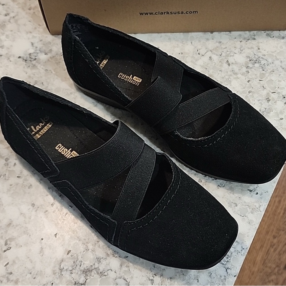 Clarks Women's Black Loafers with Elastic Straps